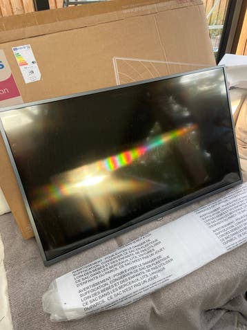 Philips The One 43 inch 4K UHD LED Android TV met barst
