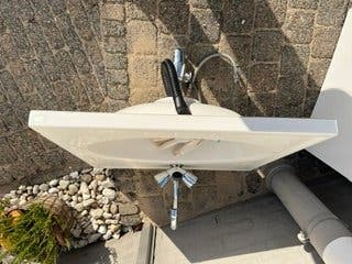 gratis af te halen wastafel 60 cm breed en 54cm diep