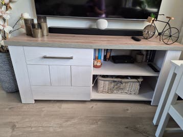 vanaf eind augustus gratis op te halen. Salontafel en TV-meu