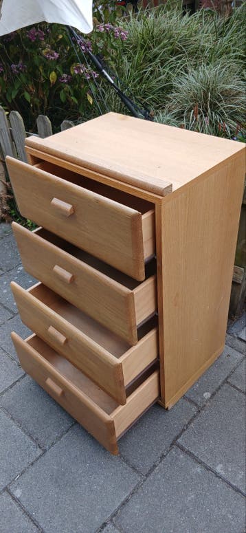Ladenkastje met 4 lades - gratis