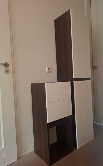 Badkamerkast met lades en glazen planken