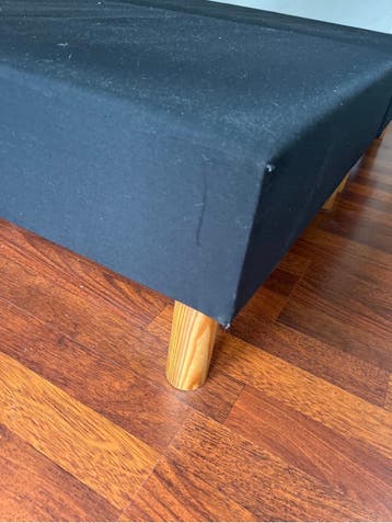 Bed 1.40 breed gratis op te halen aanstaande donderdag