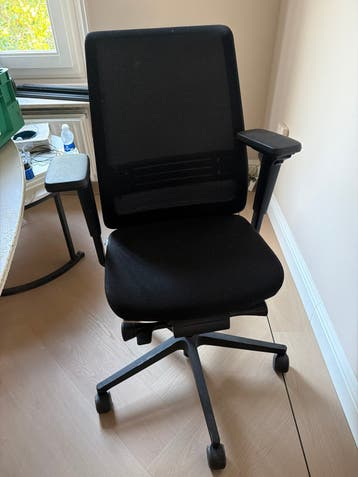 Zwarte Bureaustoel met Mesh Rugleuning