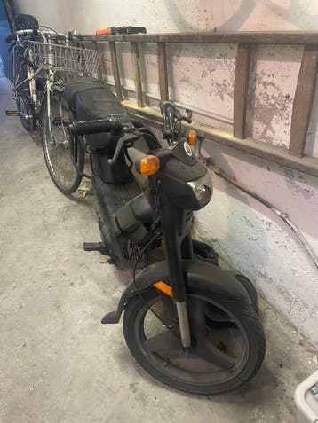 peugeot fox gratis :) ophalen voor onderdelen!