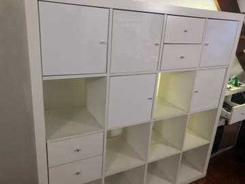 GRATIS Witte vakkenkast Kallax van Ikea