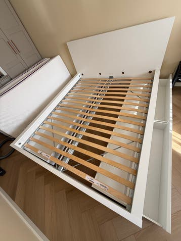 IKEA MALM bed 160x200 met 4 lades en lattenbodem