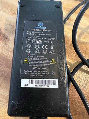 Stella fiets oplader sslco84V42XH