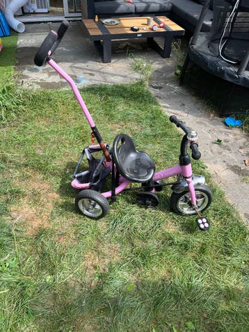 Gebruikte kinderfiets met duwstang gratis af te halen