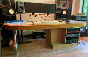 Professioneel Studio meubel / workstation met Rackruimte