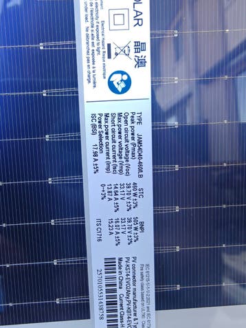 JA SOLAR zonnepaneel - Gebroken glas, wel functioneel