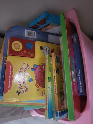 Verschillende Russische kinder boeken, grammatica oefenen