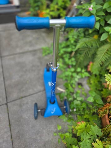 Leuke verstelbare step voor kleuters (wiel defect)