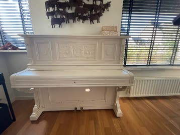 Piano Ernest Priestley & Co - Goed bespeelbaar, moet gestemd
