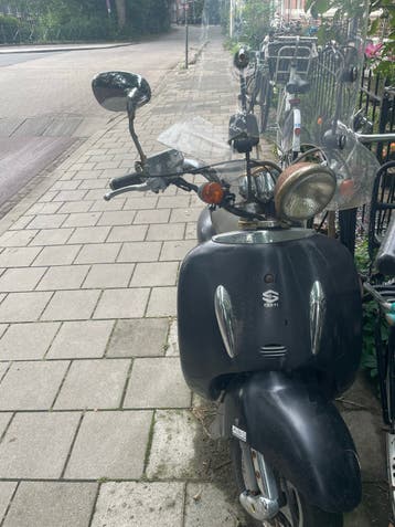 Oude scooter voor onderdelen - Gratis af te halen