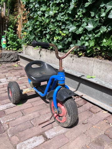 Blauwe driewieler voor kinderen - Gratis