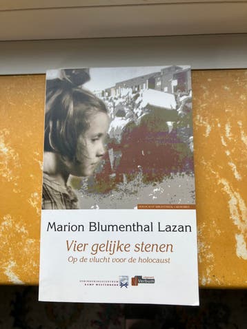 Vier gelijke stenen - Marion Blumenthal Lazan