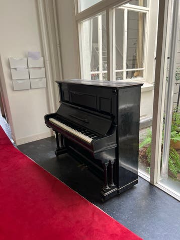 Zwart Piano - Gebruikt, Klassiek Model