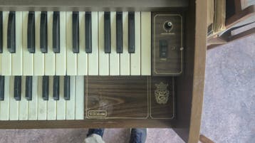 Eminent Solina P220 Orgel met 2 klavieren