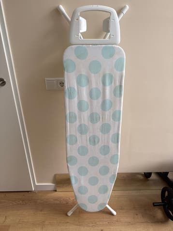 Strijkplank met stippenpatroon - HEMA