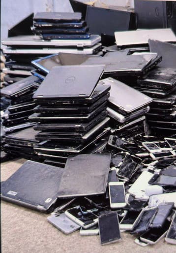 Gezocht! Gratis of klein bedrag ophalen telefoon of computer