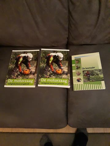 2 Boeken Motorkettingzaag , Boek Bosmaaier en Boek BVO