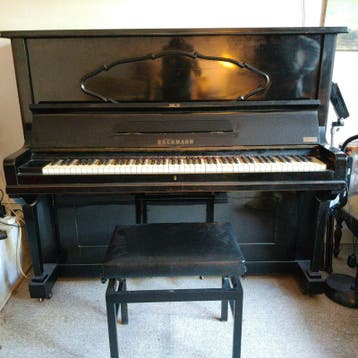 Bachmann Piano – Zwart Hoogglans + Pianobank