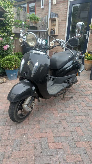 Scooter - Grande Retro BTC