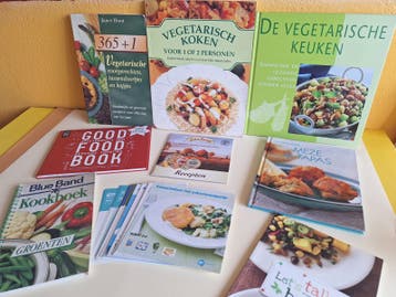 Diverse Kookboeken: Vegetarisch, Tapas & AH Recepten