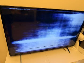 Techwood TV met defect scherm - voor onderdelen/reparatie