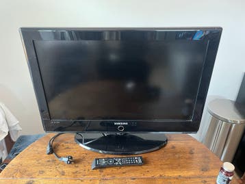 Samsung 31” LCD TV met afstandsbediening