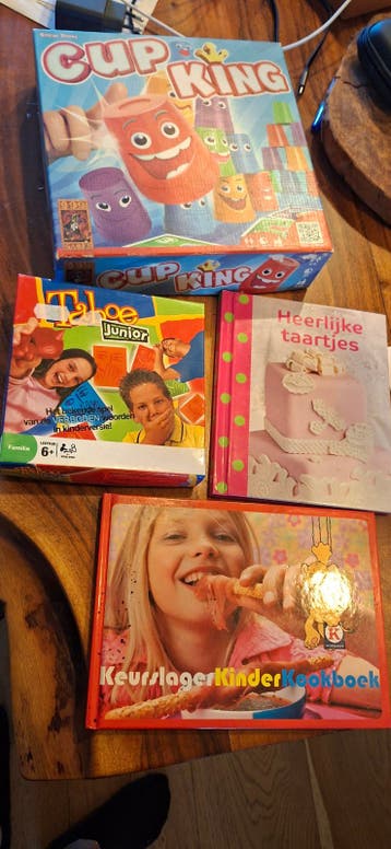 Kookboek en spellen: Cup King, Taboo Junior, Heerlijke t