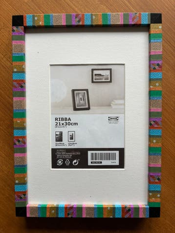 Kleurrijke fotolijst met passepartout 21x30 - gratis