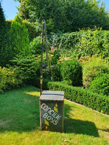 Skiffle Ritmesectie: Theekistbas, Wasbord, Tamboerij