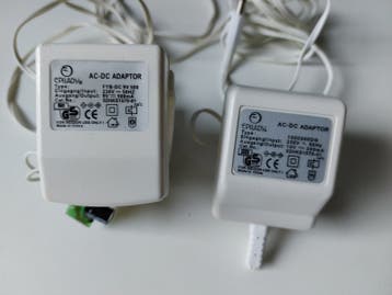 GEZOCHT: AC-DC adapters