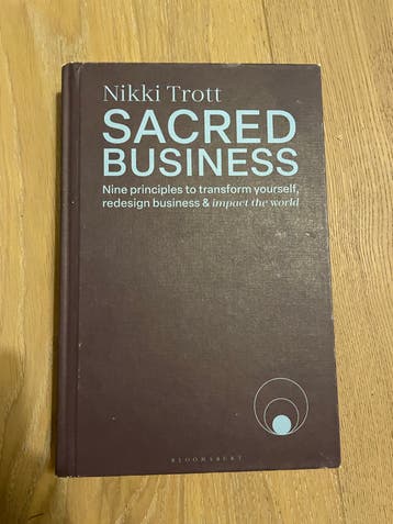 Sacred Business - Nikki Trott (Engels)
