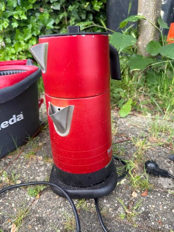Rode waterkoker, werkt nog goed