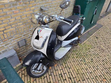 Grande Retro Scooter gratis ophalen