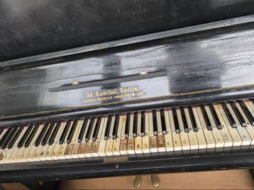 Antieke piano GRATIS OPHALEN!!! ALLEEN VANDAAG OF MORGEN
