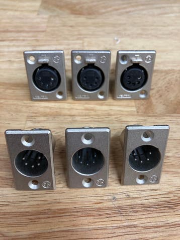 6 stuks Neutrik XLR 5P chassis deel