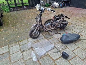 Scooter voor onderdelen of sloop met blauw kenteken
