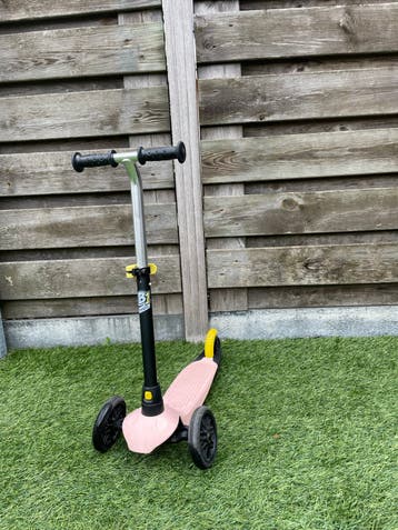 Oxelo B1 kinderstep roze – verstelbaar stuur – 3 wielen
