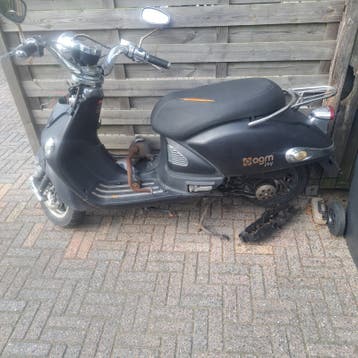 Gereviseerd Scooter Blok - Weinig KM