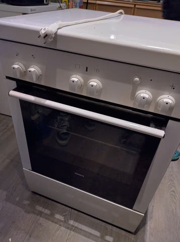 Siemens Fornuis met Oven (Oven defect, fornuis werkt)