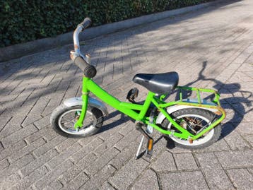 Groene kinderfiets met bagagedrager - Gebruikt