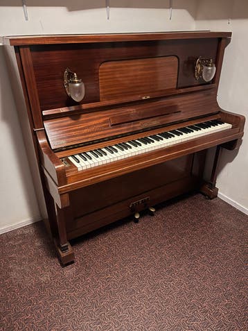 Piano - Gebruikt, Lichte Gebruikssporen