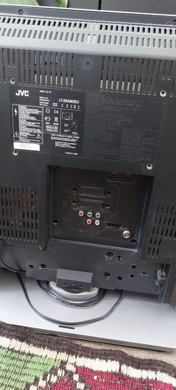 AL OPGEHAALD!  JVC LCD TV LT-26A80SU met zilveren lijst en z