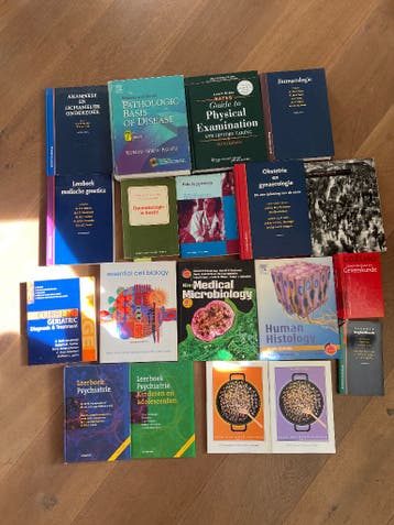 Oude studieboeken Geneeskunde