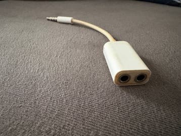 3.5 mm headphone splitter