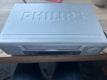 Defecte Philips VR 130 Video Recorder GRATIS