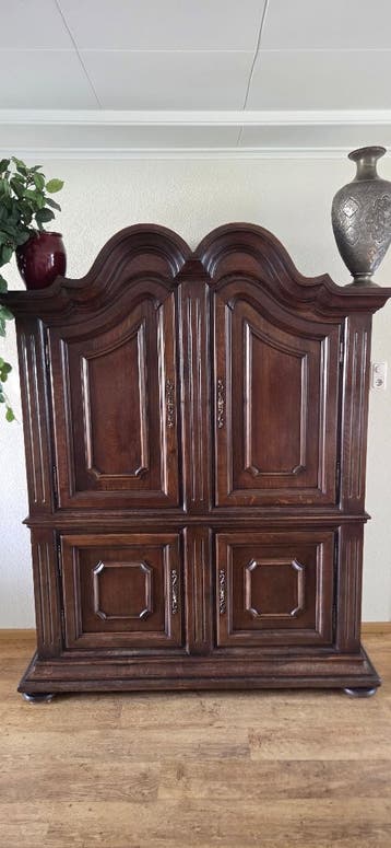 Massief eiken buffetkast / servieskast 160x215 cm